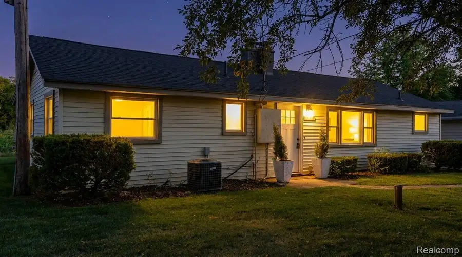 11560 Island Ct Court, Hartland, MI 48353 - #3