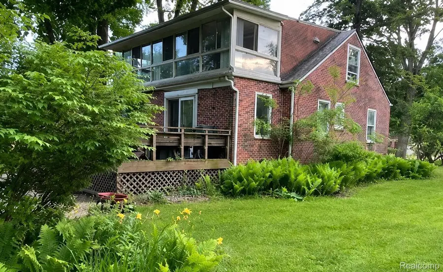9552 Wayne Road, Livonia, MI 48150 - #3