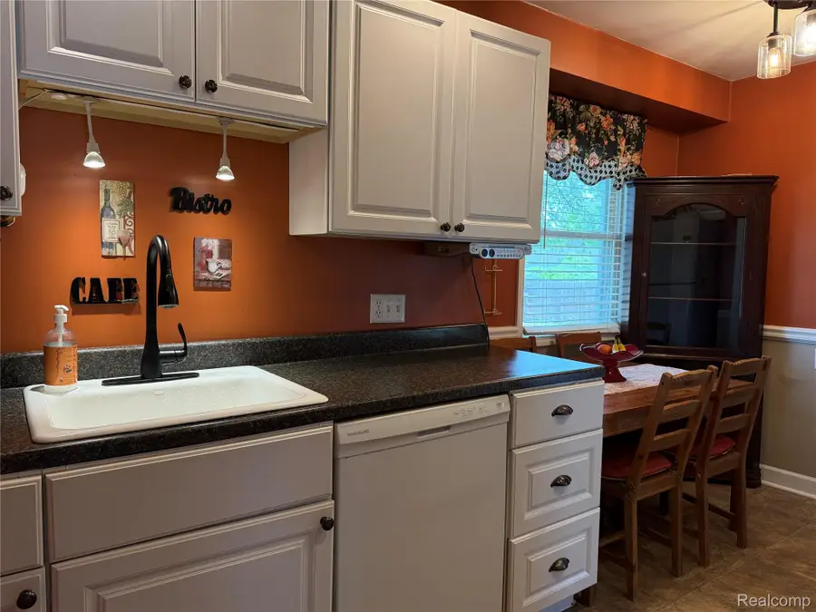 34503 Chestnut Street, Wayne, MI 48184 - #2