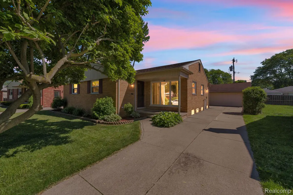 26637 Clairview Drive, Dearborn Heights, MI 48127 - #1