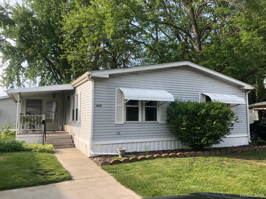 608 Holly Court, Jonesville, MI 49250 - #3