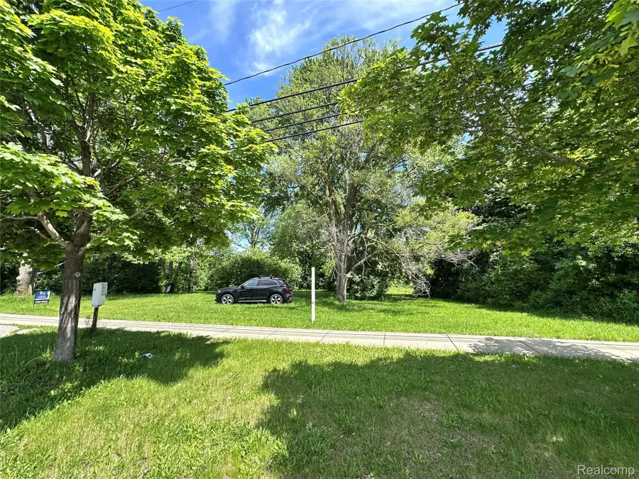 6750 N Canton Center Road, Canton, MI 48187 - #2