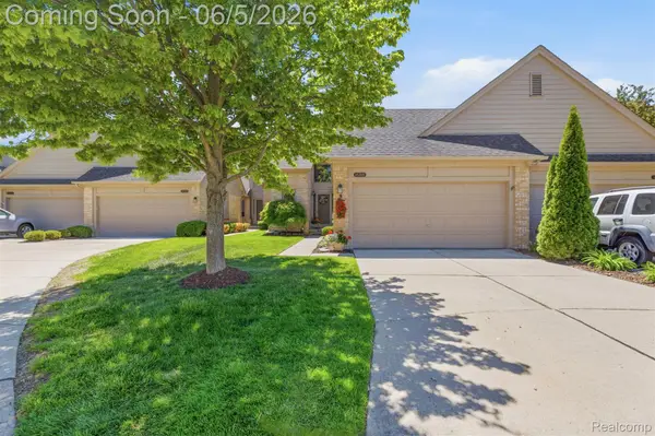 16748 Shale Court #27, Macomb, MI 48042