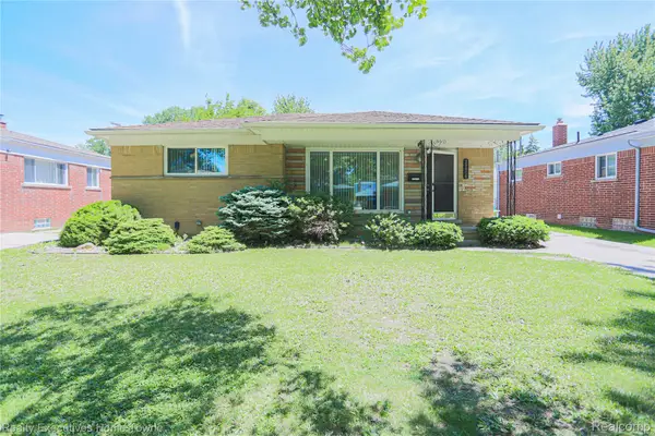 28806 Rockwood Street, StClairShores, MI 48081