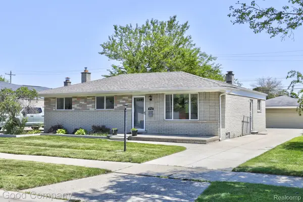 2742 Downey Drive, Troy, MI 48083