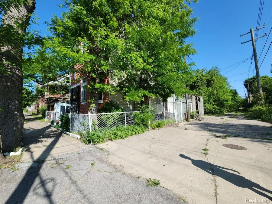 6638 Sylvester Street, Detroit, MI 48207 - #3