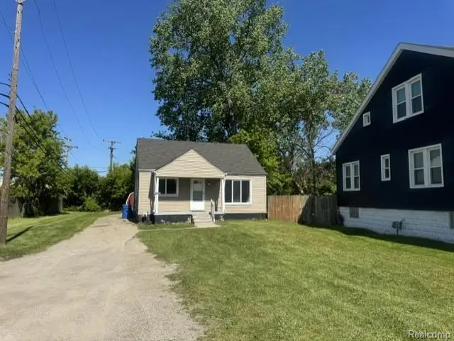 26648 Schoenherr Road, Warren, MI 48089 - #2