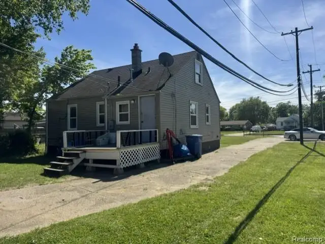 26648 Schoenherr Road, Warren, MI 48089 - #3