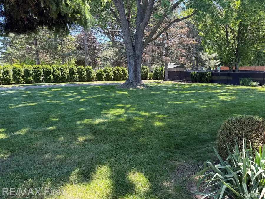 25886 Masch Avenue, Warren, MI 48091 - #2