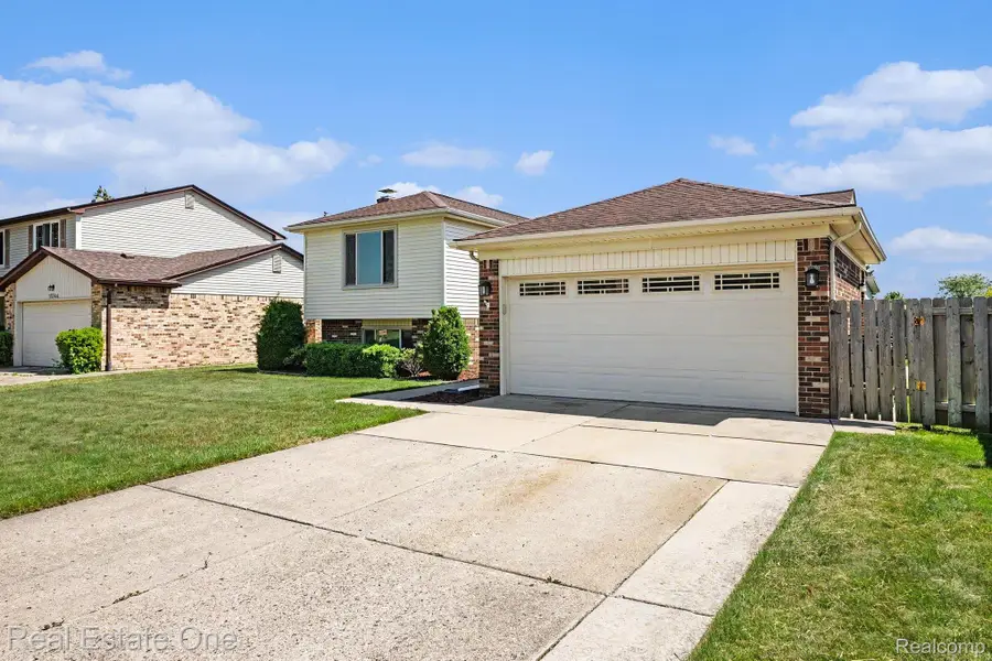 13732 Brunswick Drive, Sterling Heights, MI 48312 - #3