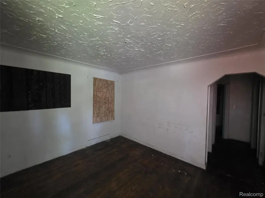 6809 Brimson Street, Hamtramck, MI 48212 - #2