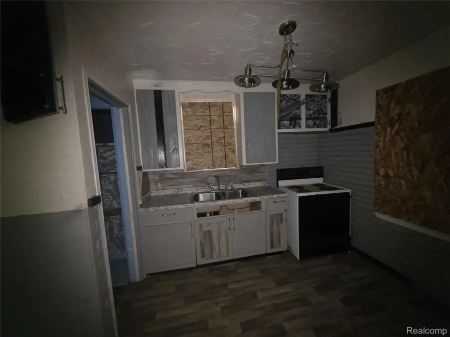 6809 Brimson Street, Hamtramck, MI 48212 - #3