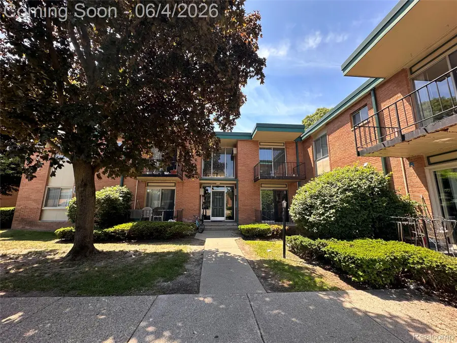 1880 Axtell Drive #2, Troy, MI 48084 - #3