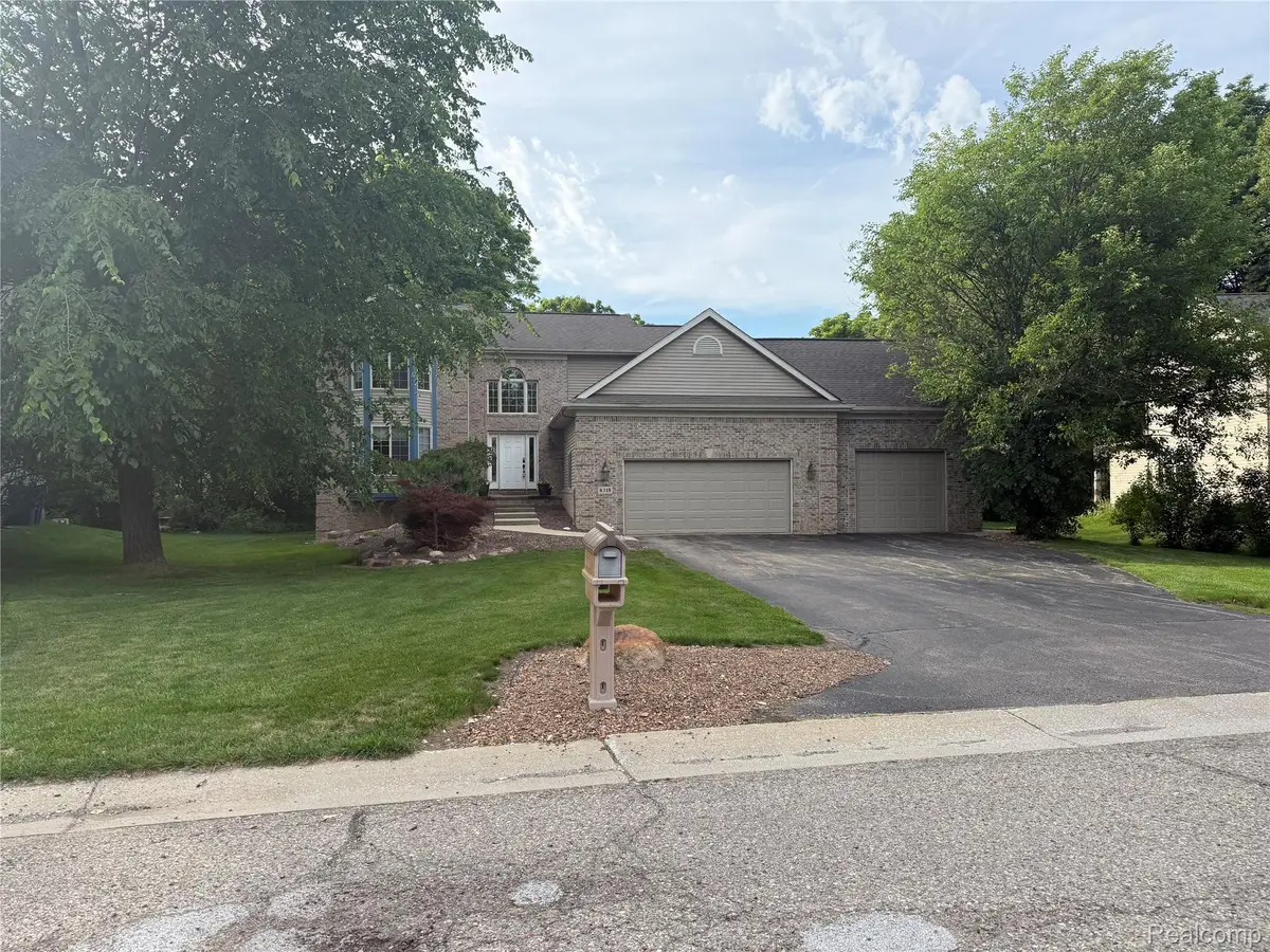 8318 Mill Pointe Court, Goodrich, MI 48438 - #1