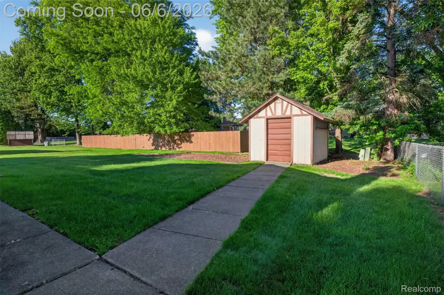 40142 Pallazo Drive, Clinton, MI 48038 - #2