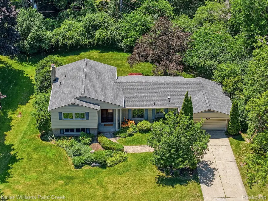 4016 Iverness Lane, West Bloomfield, MI 48323 - #2