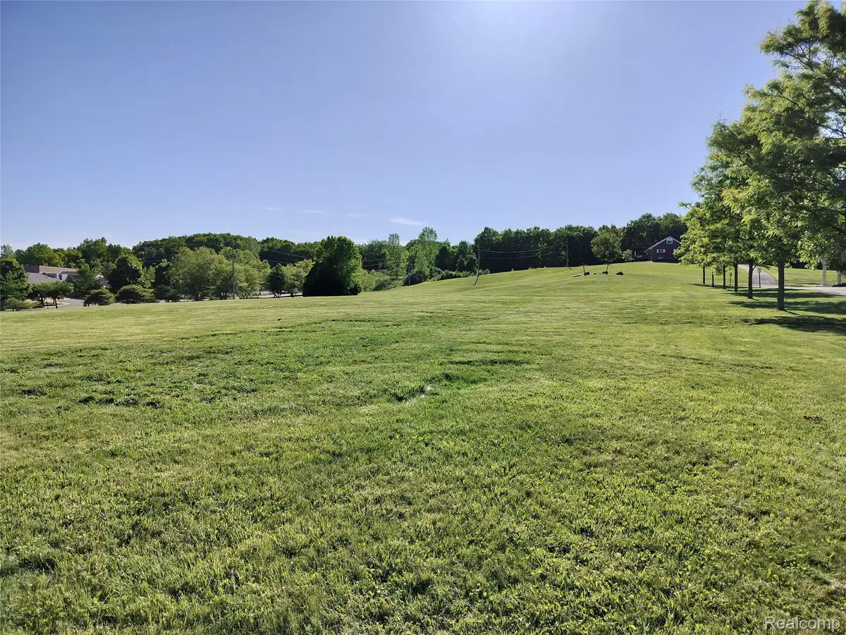 000 N Squirrel Road, Auburn Hills, MI 48326 - #1