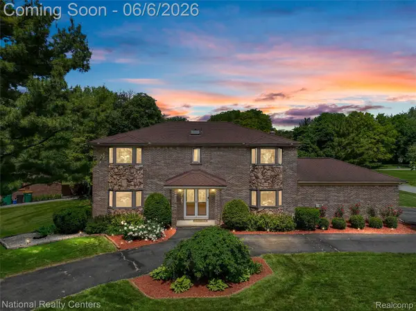 45420 Harmony Lane, Belleville, MI 48111