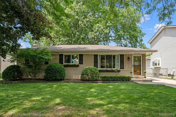 39734 Scottsdale Drive, Canton, MI 48188