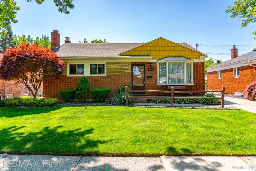 24815 Beck Avenue, Eastpointe, MI 48021 - #3