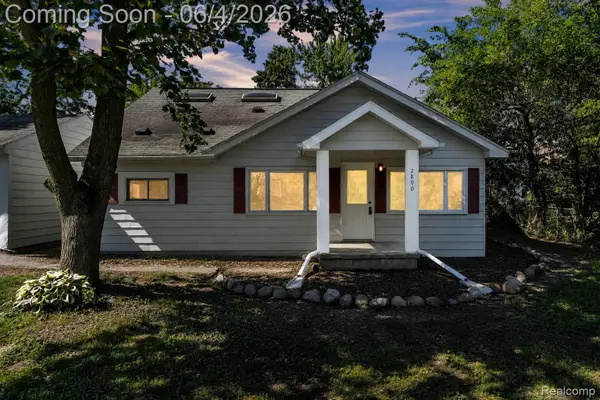 2890 Beland Avenue, KeegoHarbor, MI 48320