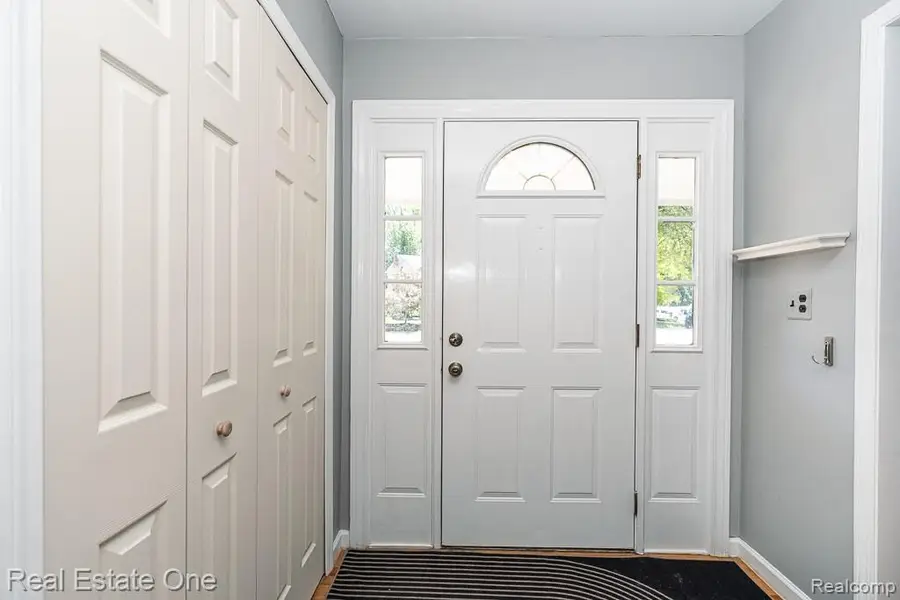 3182 Baypoint Drive, Rochester Hills, MI 48309 - #3