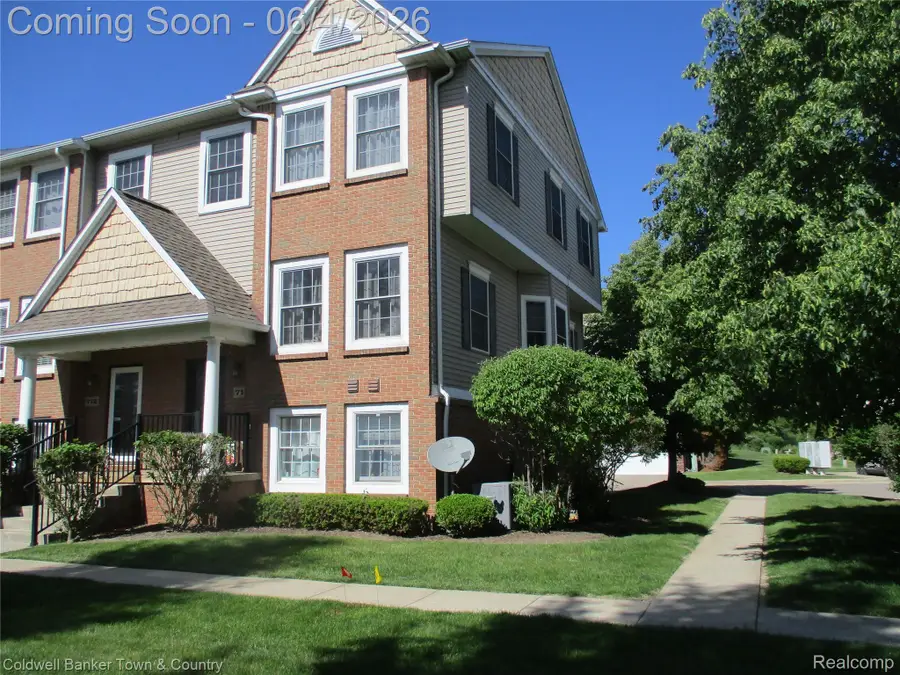 714 Eagle Drive, Fenton, MI 48430 - #2