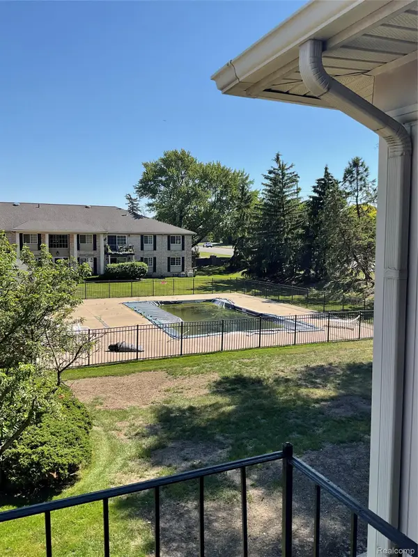 6103 Orchard Lake Road #203, WestBloomfield, MI 48322