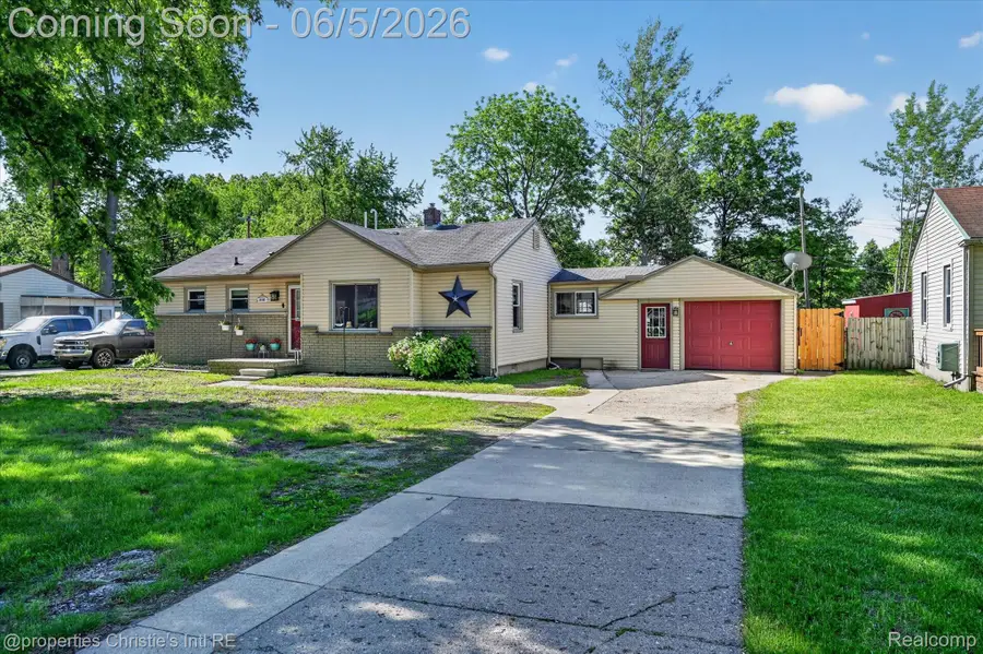 39185 Chase Street, Romulus, MI 48174 - #3