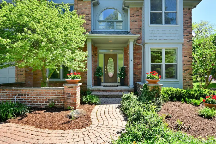 2749 Nicole Court, West Bloomfield, MI 48324 - #2