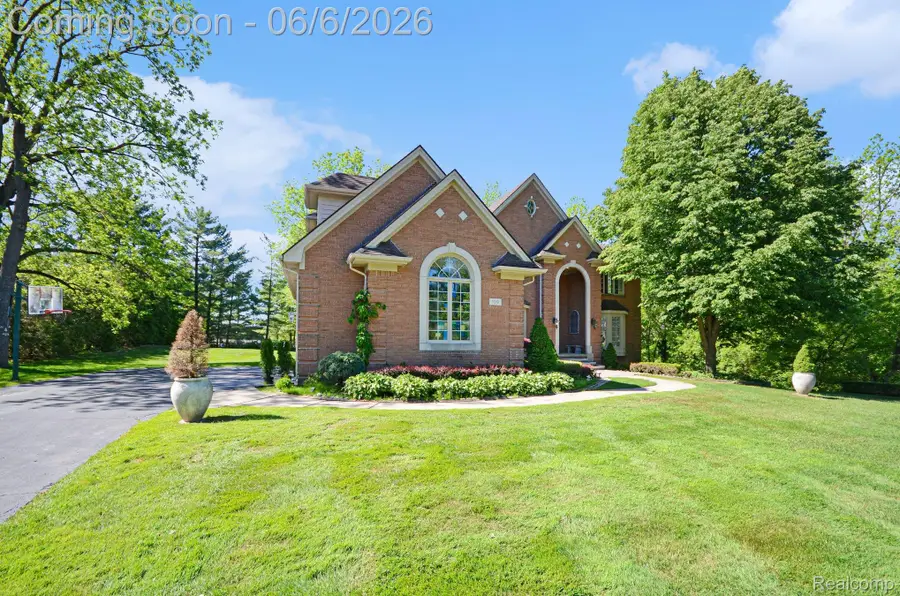 109 W Knorrwood Drive, Rochester, MI 48306 - #2