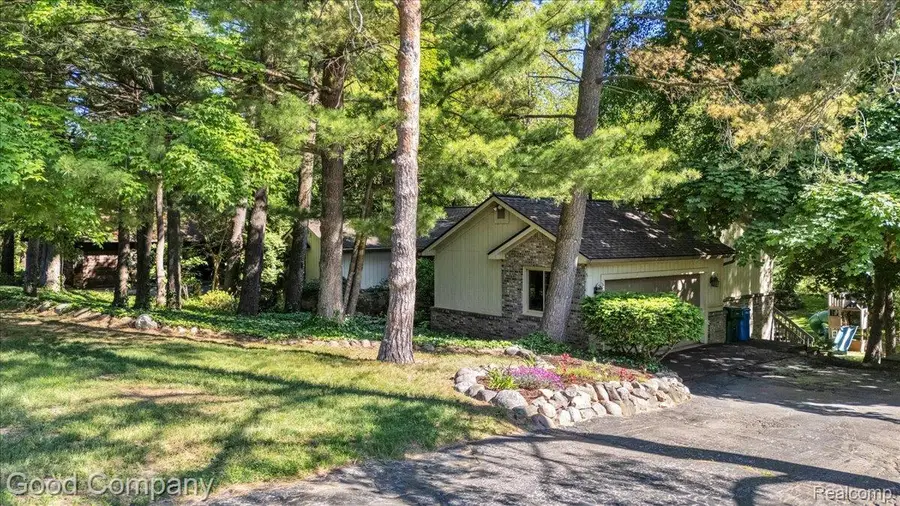 5504 Starwood Drive, Commerce Township, MI 48382 - #2