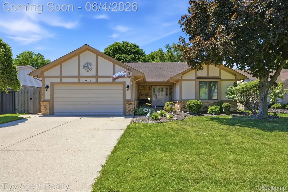 46519 Donahue Avenue, Macomb, MI 48044 - #1