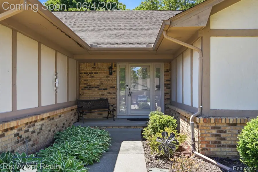 46519 Donahue Avenue, Macomb, MI 48044 - #3