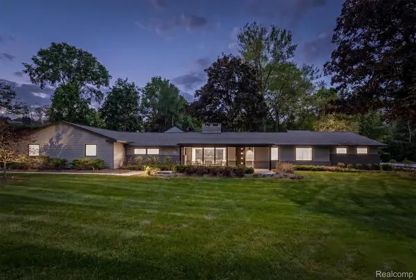 3885 Oakland Drive, BloomfieldHills, MI 48301