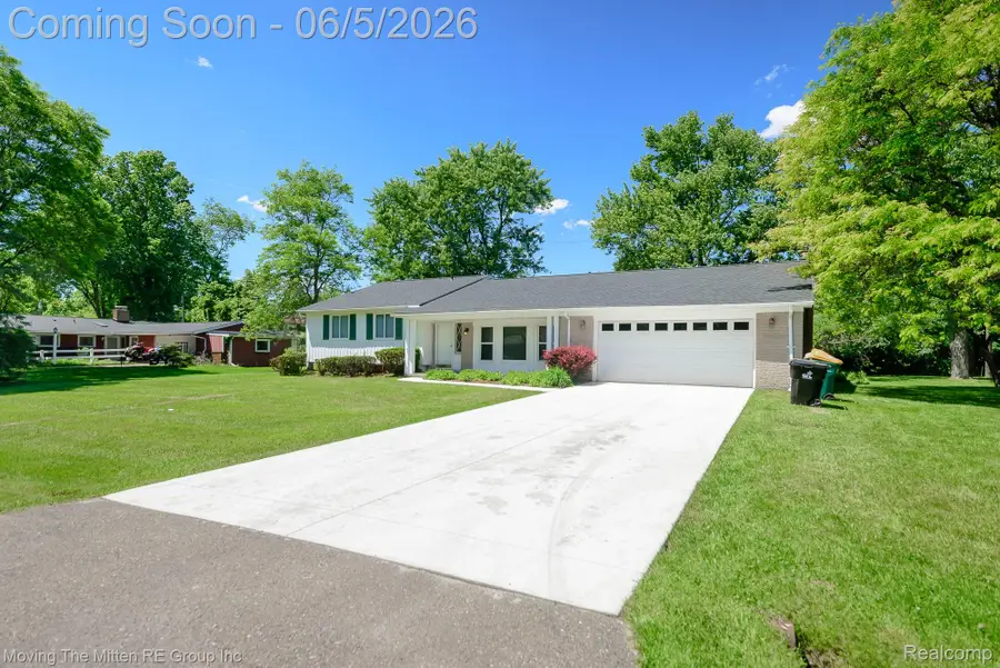 23735 W Newell Circle, Farmington Hills, MI 48336 - #3