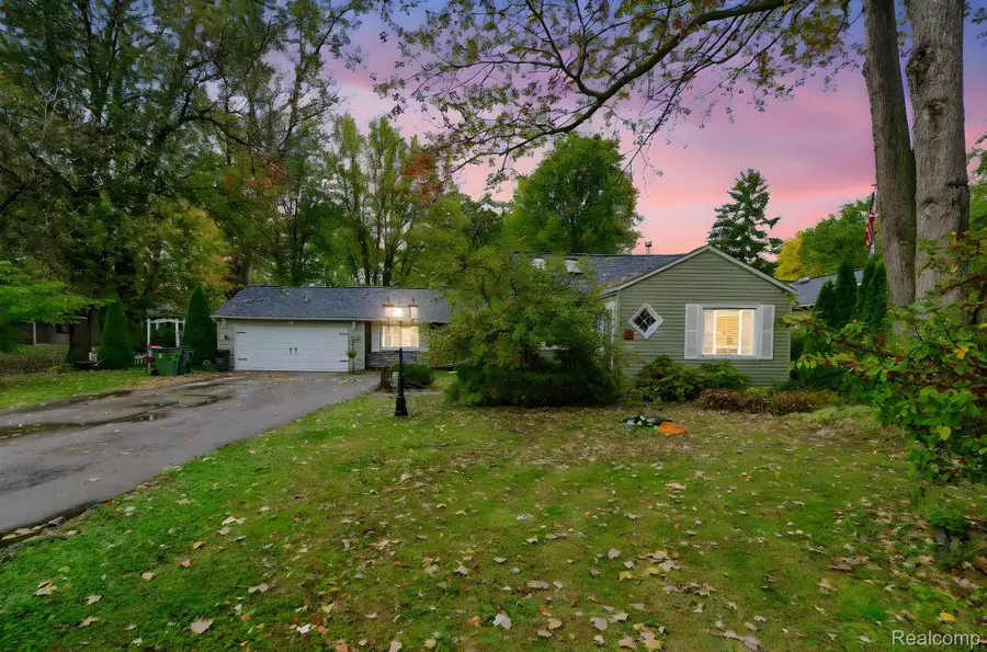 8749 Pacton Drive, Shelby, MI 48317 - #2