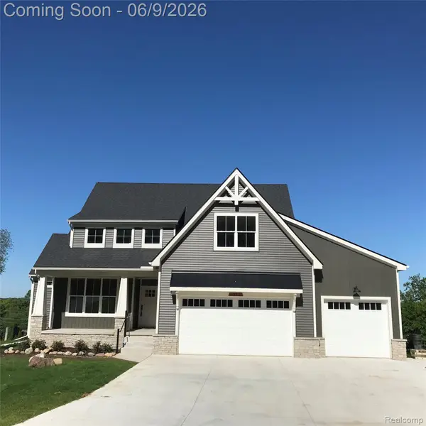 1752 Milford Heights, Milford, MI 48381