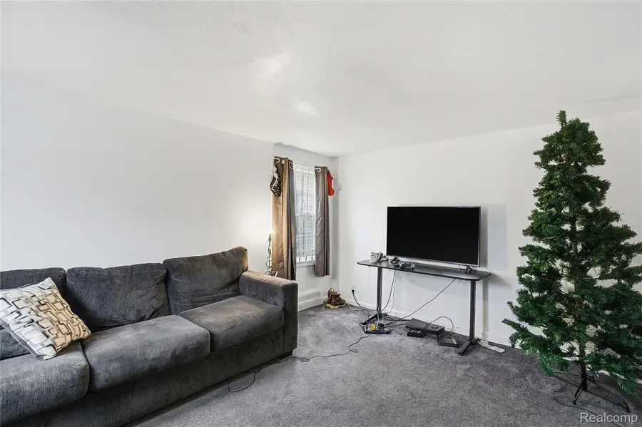 17142 Pembroke Avenue, Detroit, MI 48235 - #3