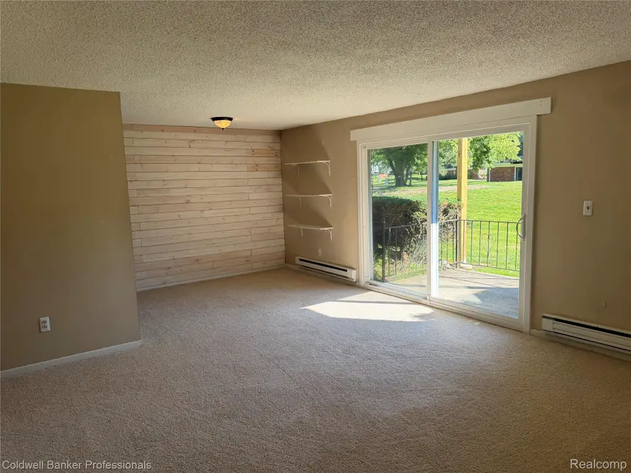 1830 Colonial Village Way #1, Waterford, MI 48328 - #2