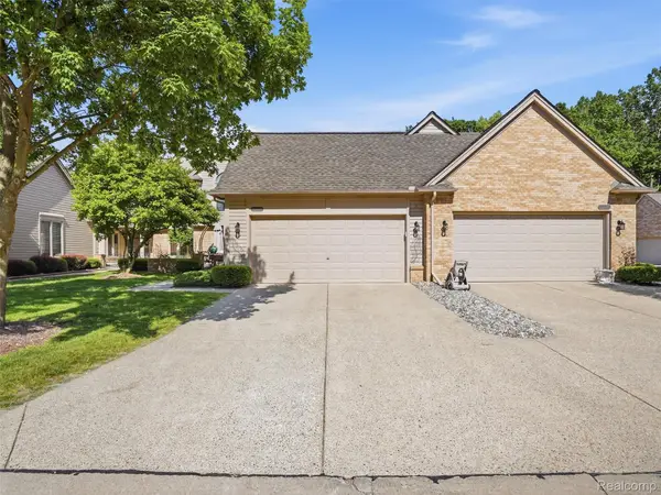 52088 Southview Ridge, Macomb, MI 48042