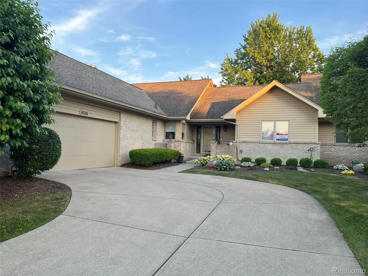 4514 Ravenwood Drive, Grand Blanc, MI 48439 - #1
