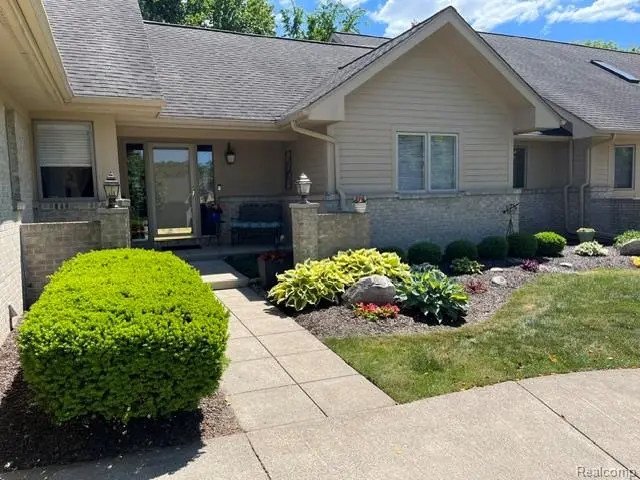 4514 Ravenwood Drive, Grand Blanc, MI 48439 - #2