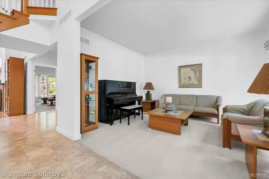 6925 Elm Park Drive, Troy, MI 48098 - #3