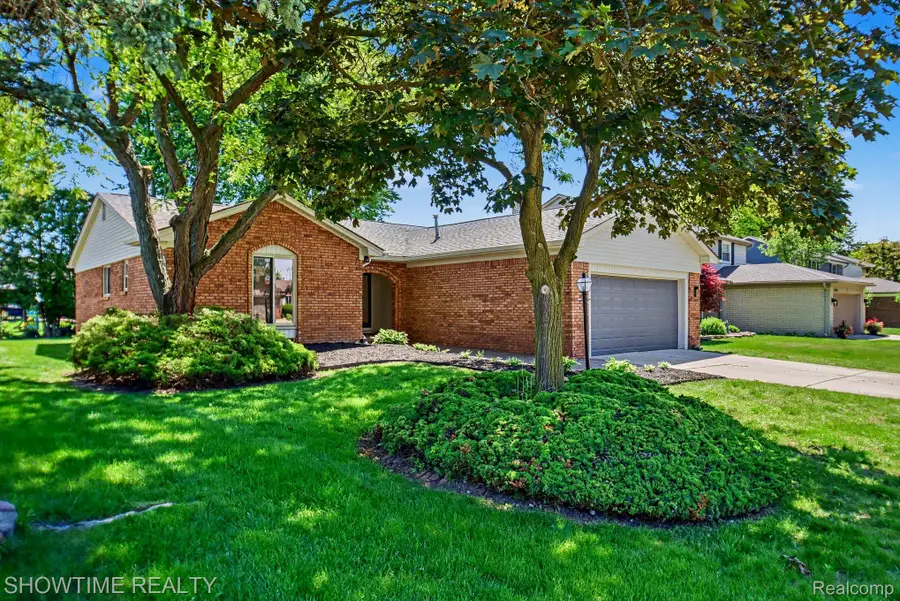 47726 Lexington Drive, Macomb, MI 48044 - #3