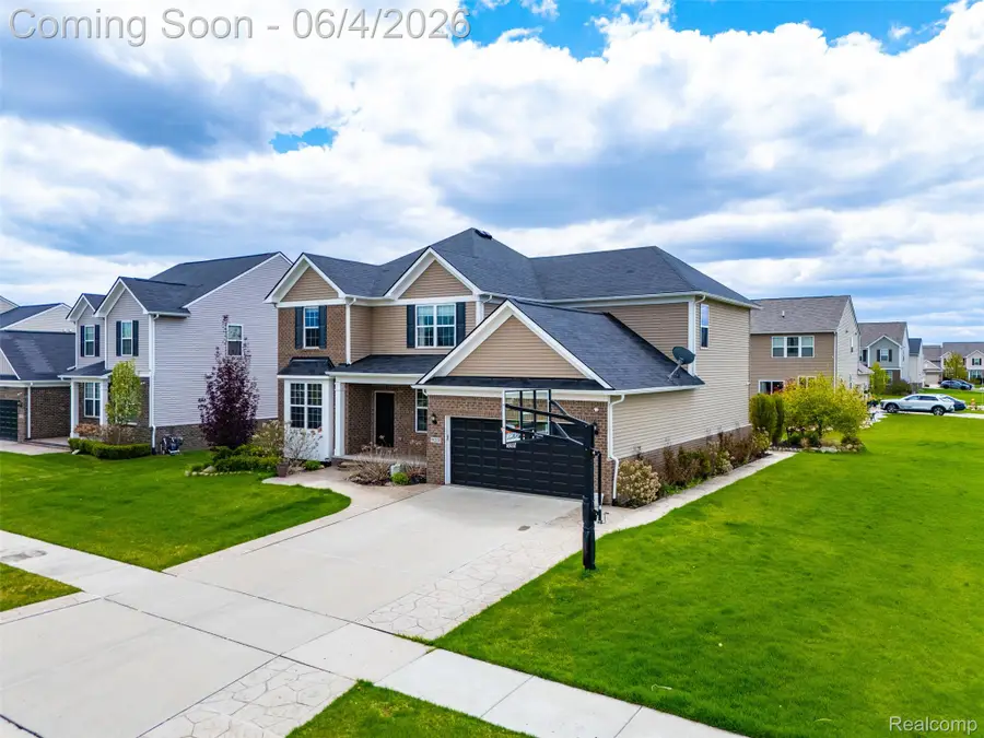 16308 Adelaide Drive, Macomb, MI 48044 - #2
