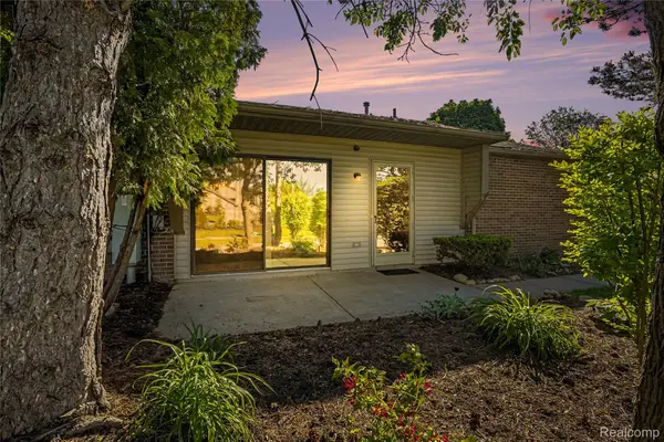 314 Spring Brooke Drive #7, Brighton, MI 48116