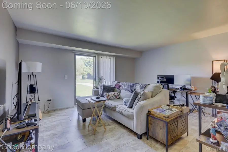 43244 Mound Road #2, Sterling Heights, MI 48314 - #2