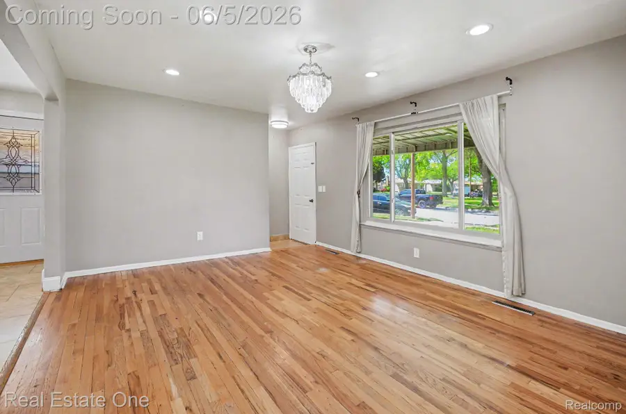 2510 Lincoln Drive, Warren, MI 48092 - #3