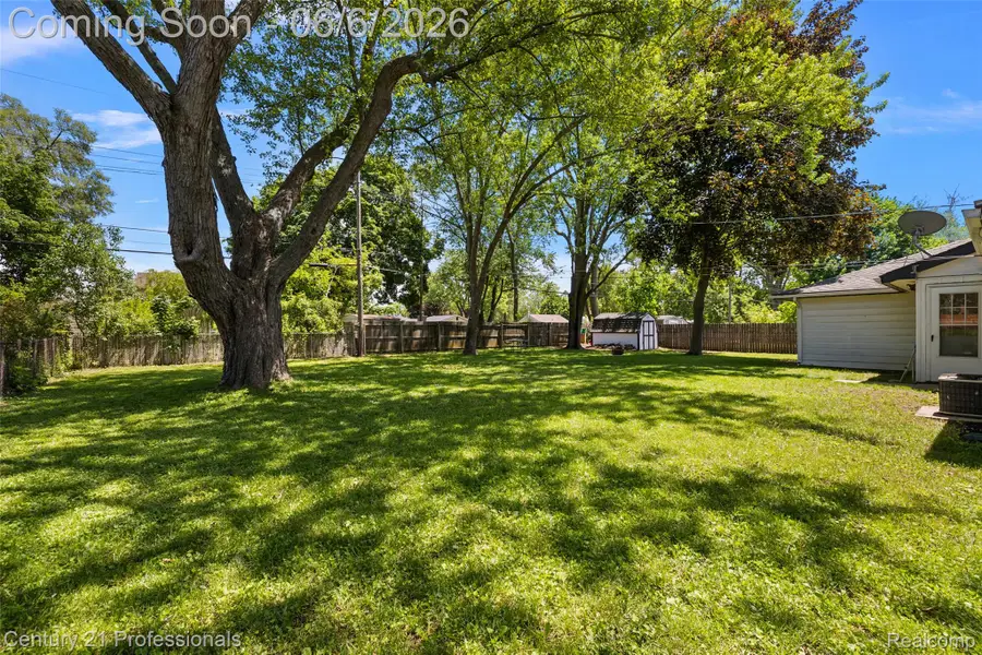 5360 Frankwill Avenue, Clarkston, MI 48346 - #3